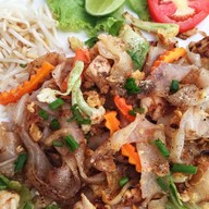 ตาโตก๋วยเตี๋ยวต้มยำน้ำข้น