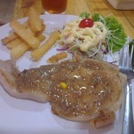 อารีย์ สเต็ก นครหลวง