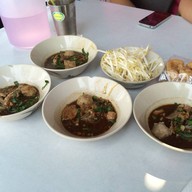 ก๋วยเตี๋ยวเรือบางบาล ไทยพาณิชย์วัดศรีประวัติ