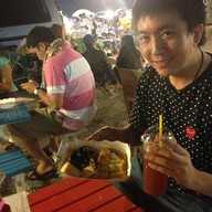 กาดก้อมผักสด (กาดประตูก้อม) _