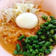ป้าแดง ขนมเส้นในซอย