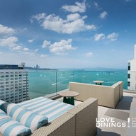 Executive Club Terrace @ Holiday Inn Pattaya