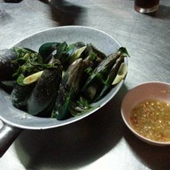 ราชาข้าวต้ม ผักบุ้งลอยฟ้า