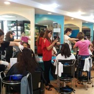 โรงเรียนเสริมสวยอาจารย์ทรัพย์