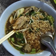 ก๋วยเตี๋ยวไก่มะระ สายสี่ สตาร์