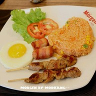ข้าวผัดมอร์เก้นดีลักซ์