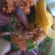 กินเตี๋ยวเจ๊นิล
