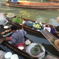 ป้าเหรียญก๋วยเตี๋ยวหมู