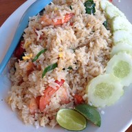 พิภพภัทรซีฟู๊ด (เฟิร์ส) หาดเจ้าหลาว