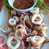 พิภพภัทรซีฟู๊ด (เฟิร์ส) หาดเจ้าหลาว