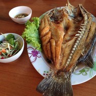 พิภพภัทรซีฟู๊ด (เฟิร์ส) หาดเจ้าหลาว