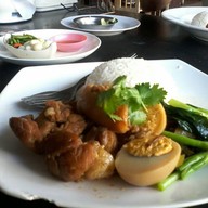 แดง-ดำ วังหิน