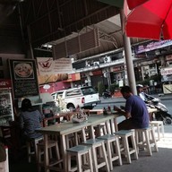 ก๋วยเตี๋ยวไข่ต้มยำ