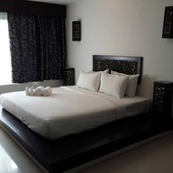 Fifth Element Bar & Bistro