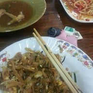 ผาผัดไทย อาหารตามสั่ง,ส้มตำ