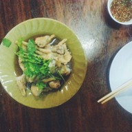 ผาผัดไทย อาหารตามสั่ง,ส้มตำ