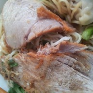 บะหมี่เกี๊ยวยักษ์ สายฟ้า สาขาแรก ถนนสะแกงาม