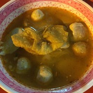 ก๋วยเตี๋ยวลูกชิ้นปลา ปากซอยสะพานเตี้ย