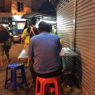 ก๋วยเตี๋ยวลูกชิ้นปลา ปากซอยสะพานเตี้ย