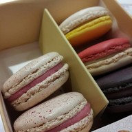 Dhara Dhevi Macaron เซนทรัล ศาลายา