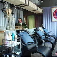 The Lounge Hair Salon Emquatier
