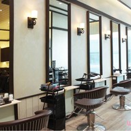 Moga Hair Salon Emquatier