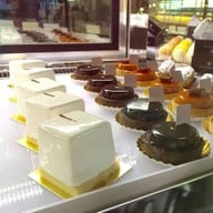 Let Them Eat Cake สยามเซ็นเตอร์