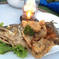 ศาลาทะเลบิสโตร อ่าวนาง