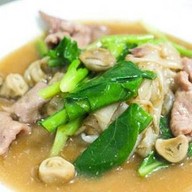 นายเคี้ยง เอ็มไพร์ ราดหน้ายอดผัก ภูเก็ต