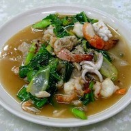 นายเคี้ยง เอ็มไพร์ ราดหน้ายอดผัก ภูเก็ต