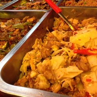 ข้าวแกงครัวแม่อ้อย