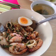 ก๋วยเตี๋ยวสุโขทัย