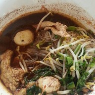 ก๋วยเตี๋ยวเรือนายช้าง