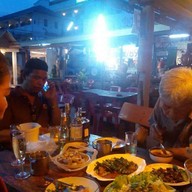 ครัวซอดแจ้ง ถนนเหล่านาดี