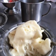 เจ๊ย้งไอติม ตลาดเก่า