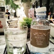 น้ำขวดเล็ก 20 บาทค่ะ