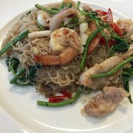 จานนี้อร่อย หมี่ผัดกระเฉด