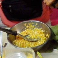 นันข้าวโพดคลุก ถนนคนเดินสันกำแพง