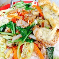 ร้านอาหารตามสั่งบาสอิ่มทิพย์