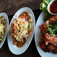 ส้มตำริมหลิ่ง