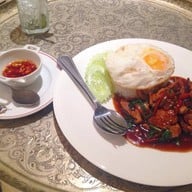 Al Majlis อโศก