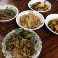ข้าวแกงครัวแม่อ้อย