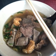 ก๋วยเตี๋ยวเนื้อ2เจ๊ นครนายก