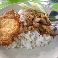 ร้านตุ๊ก อาหารตามสั่ง สวนรถไฟ