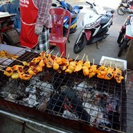 ปุ๋ยนุ่นปลาหมึกสดย่าง ตลาดหนองขาม