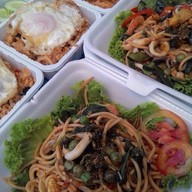 ร้านตุ๊ก อาหารตามสั่ง สวนรถไฟ