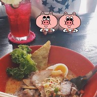 ชลเส้น ก๊วยเตี๋ยวต้มยำไข่หวาน