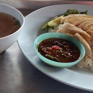 ร้านกำแพงเพชรโภชนา  สลกบาตร