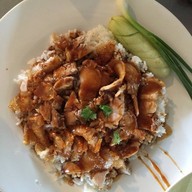 ข้าวขาหมูแปดริ้ว ไม่มีสาขา