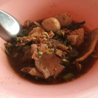 เจ๊เล็ก ก๋วยเตี๋ยวเรือ - ส้มตำครกแตก